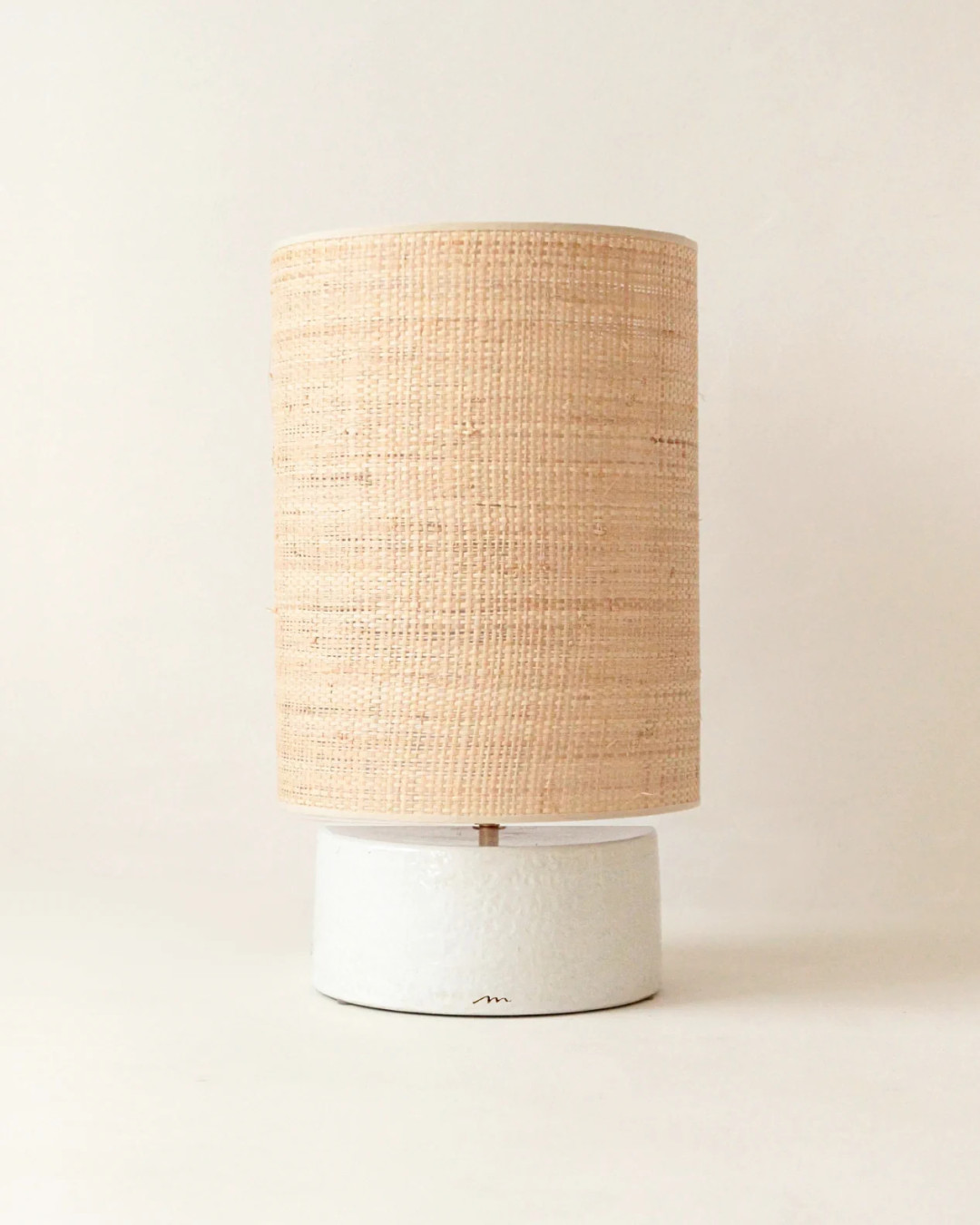 Sormiou M — Ceramic table lamp Calcaire, jute shade | Masamé