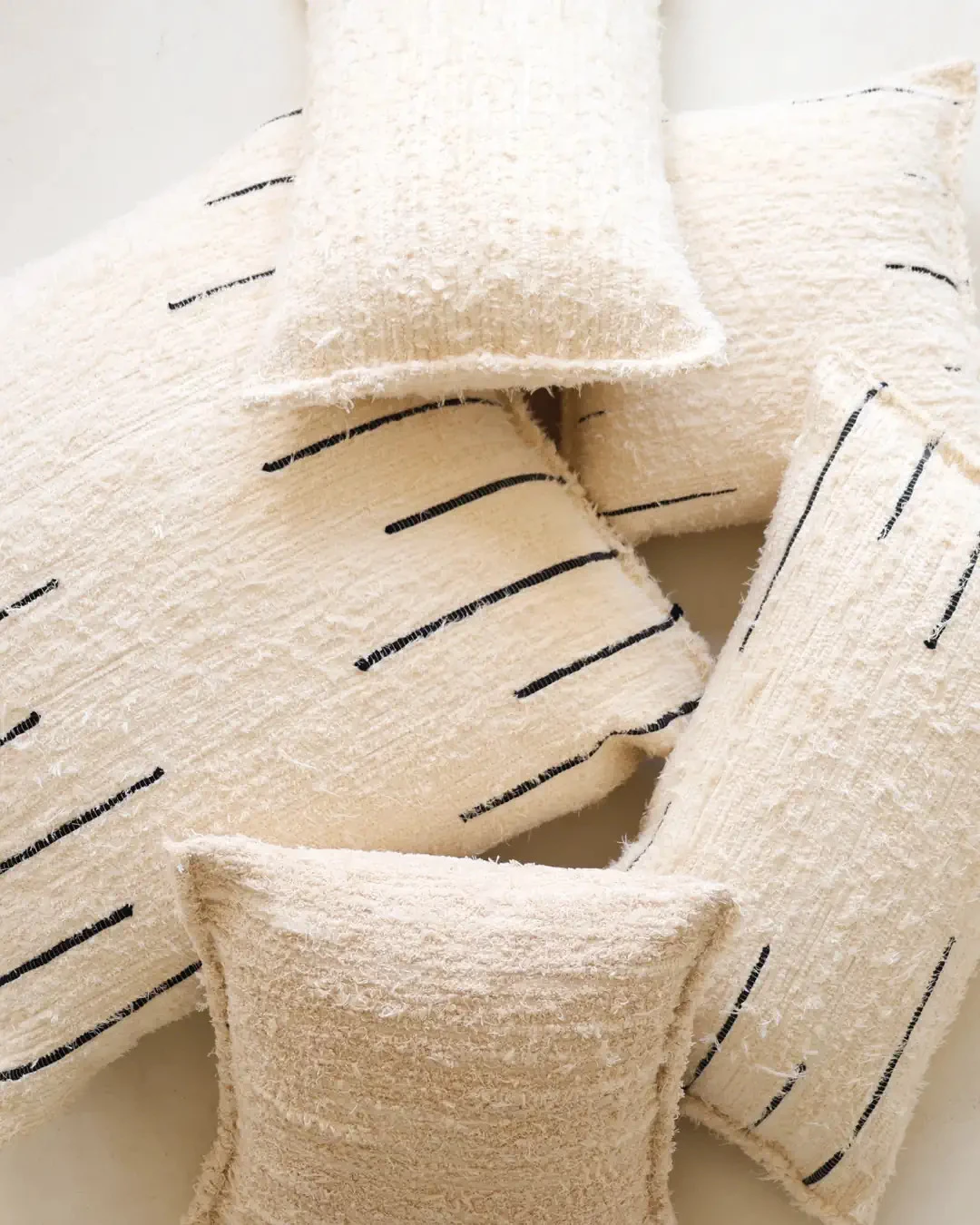 Coussin en Coton Recyclé avec Lignes Noires - SOLLER | Masamé