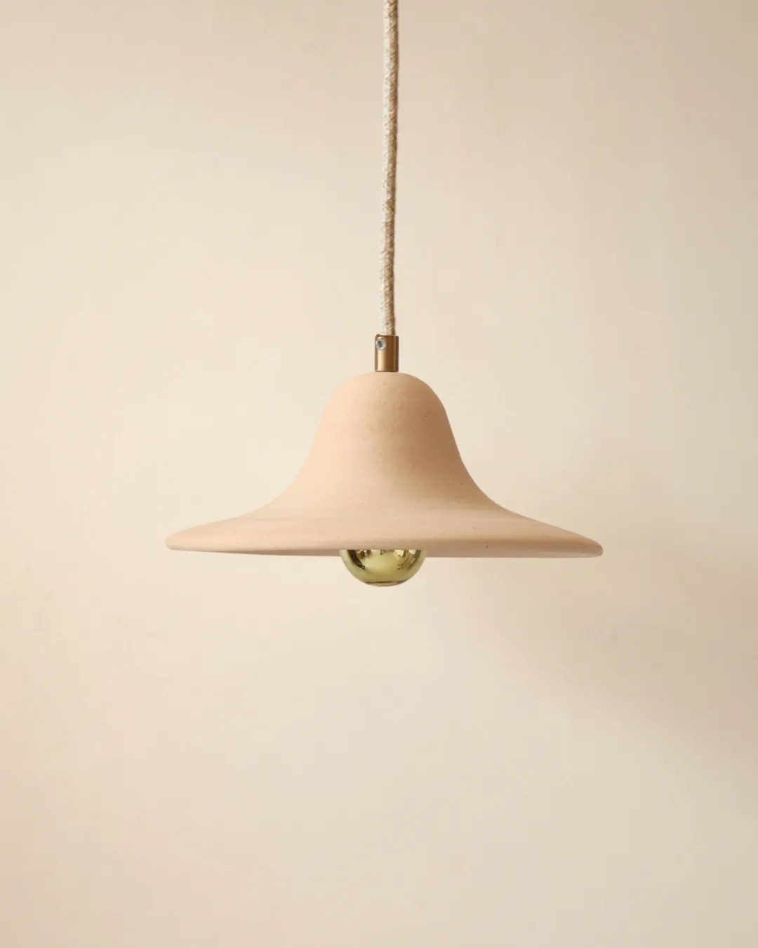 Gigaro M — Raw ceramic pendant light D23 | Masamé