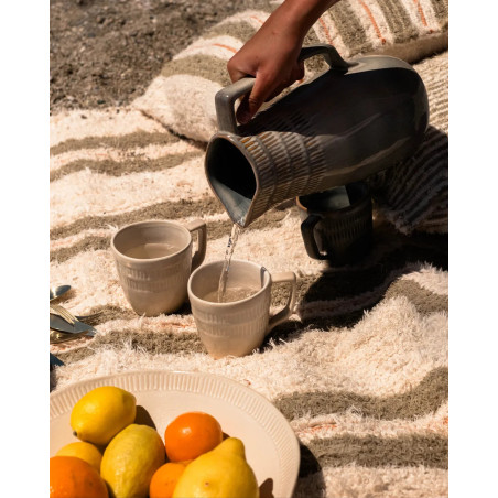 Gaudina — Carafe en grès artisanale 2,5L, Dune et Iode | Masamé